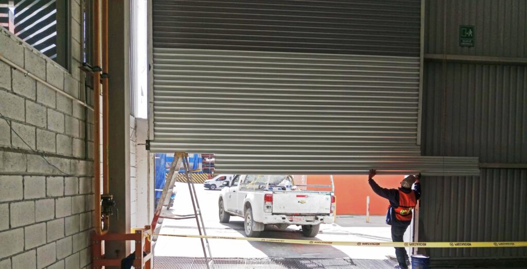 Cortinas metálicas para negocio