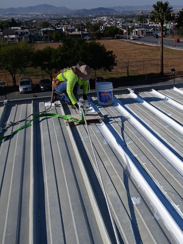 Mantenimiento a naves industriales